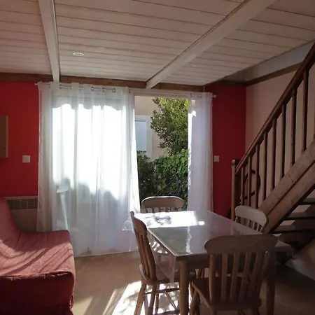 Maison De
